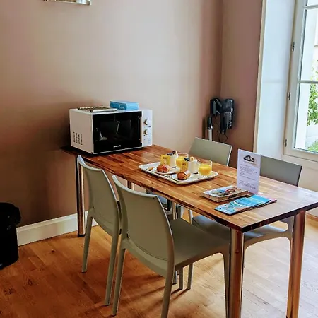 Calme Style Haussmannien Bed & Breakfast 3*