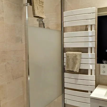 Calme Style Haussmannien 3* Angers